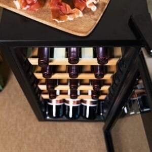 Cecotec Vinoteca GrandSommelier 15000 INOX Kuz interior